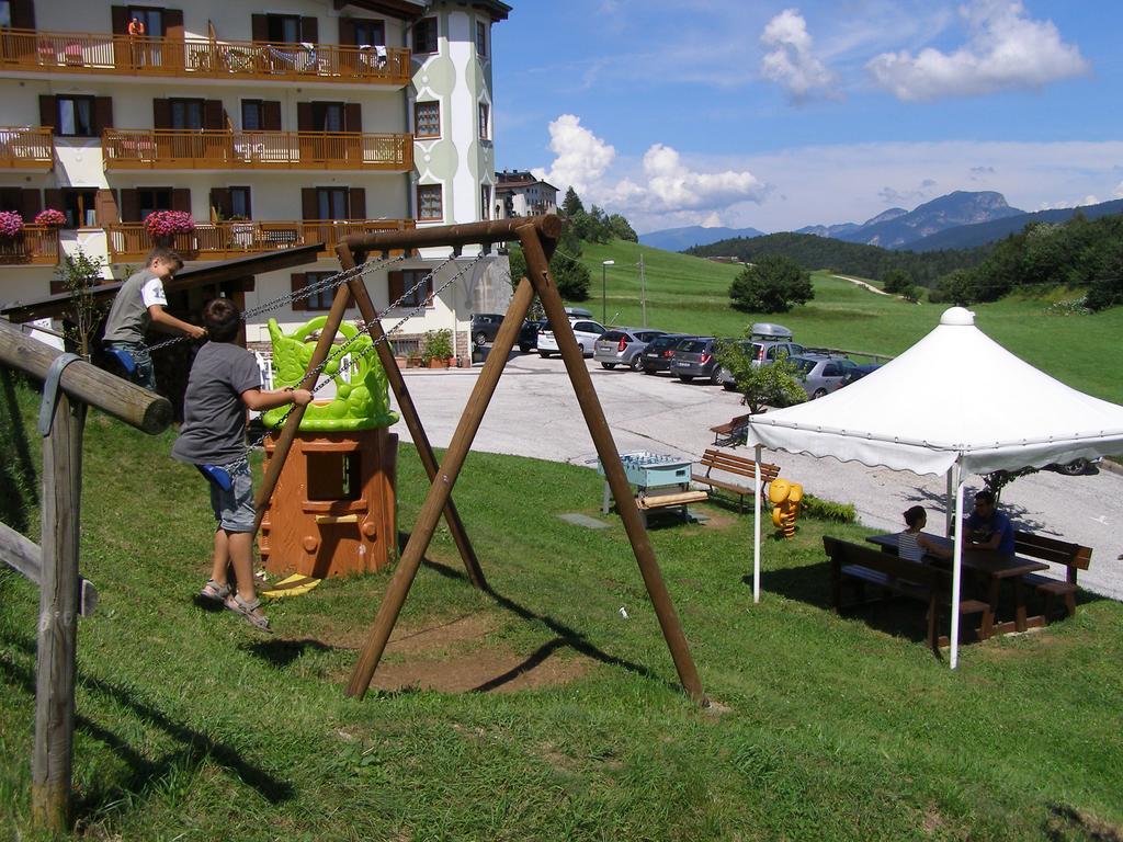 Appartamenti La Val อันดาโล ภายนอก รูปภาพ